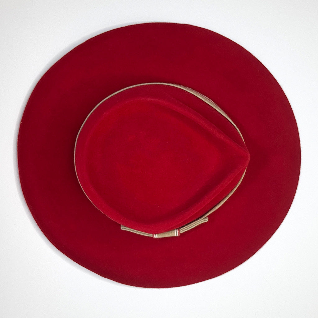 scarlet fedora top